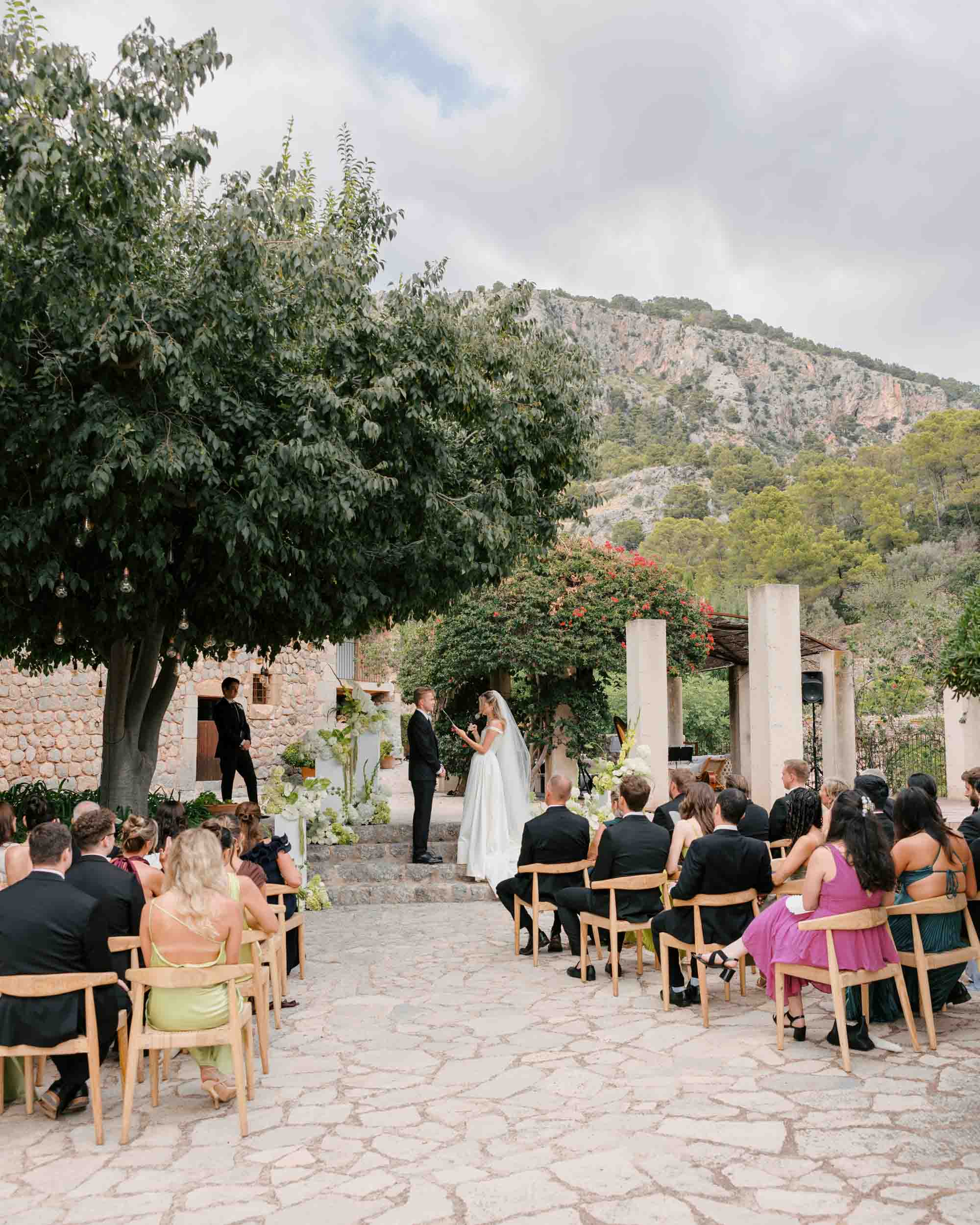 Simple yet stylish Ca S'hereu Wedding in Sóller, Mallorca