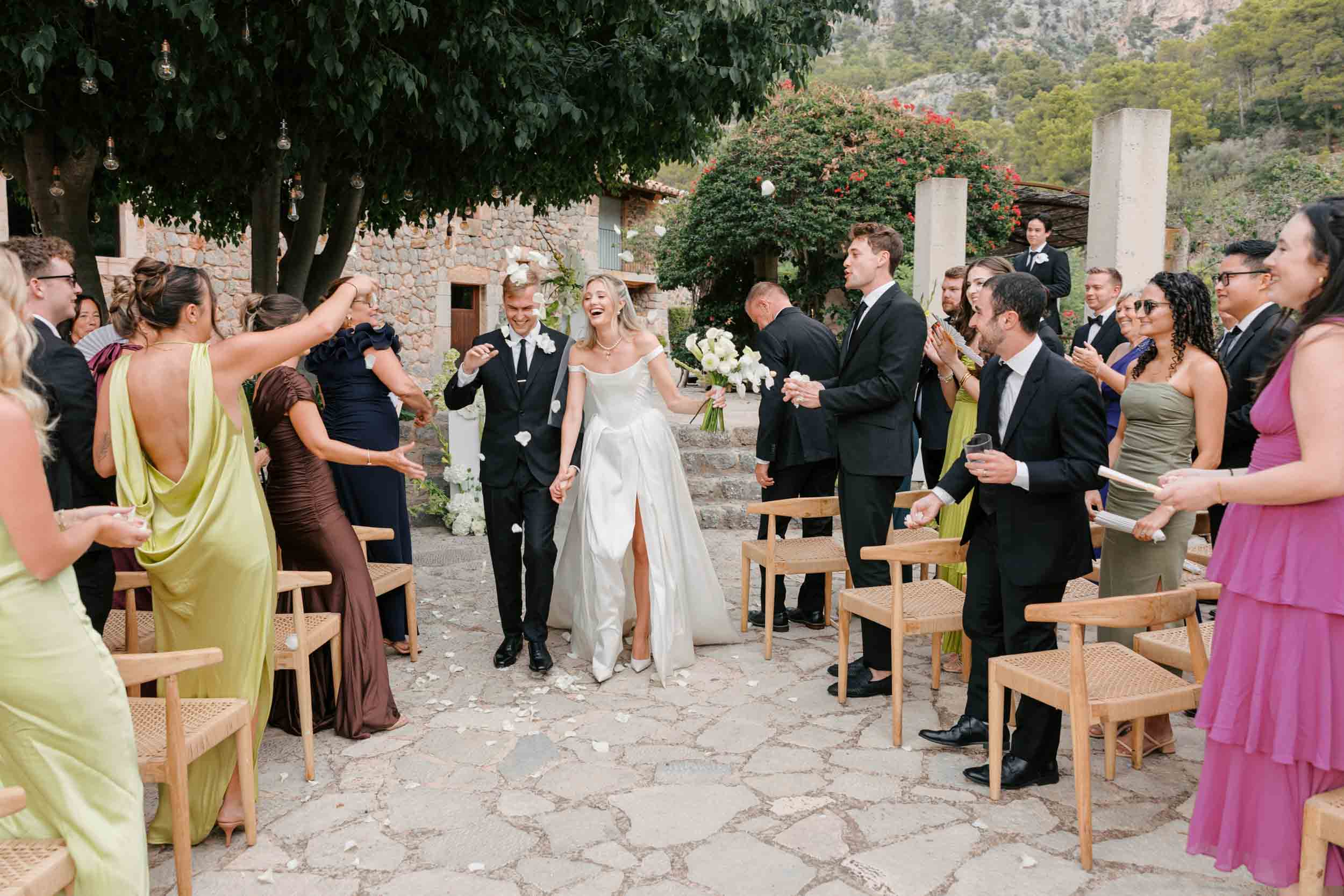 Simple yet stylish Ca S'hereu Wedding in Sóller, Mallorca