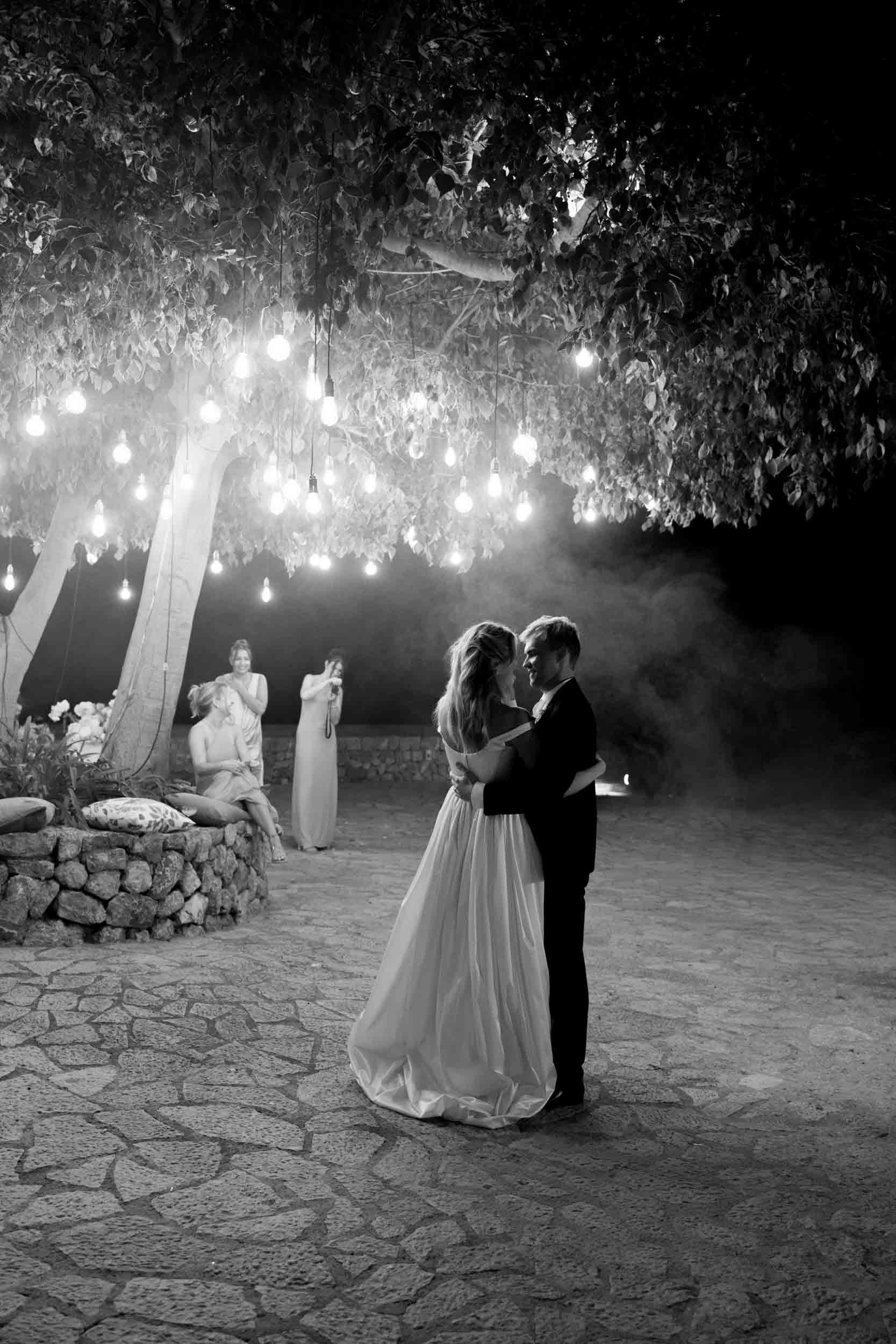 Simple yet stylish Ca S'hereu Wedding in Sóller, Mallorca