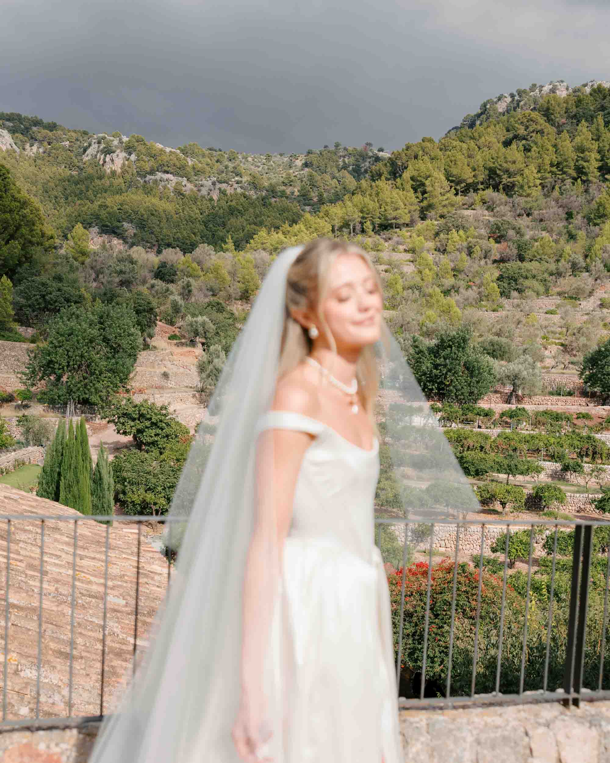 Simple yet stylish Ca S'hereu Wedding in Sóller, Mallorca